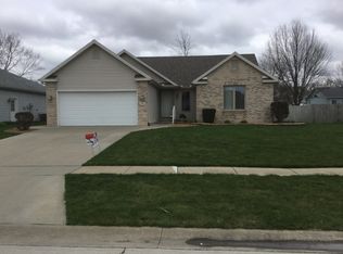 818 Gunnar Ln, Forsyth, IL 62535