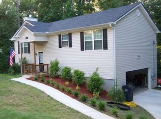 384 Scenic Ln, Auburn, GA 30011