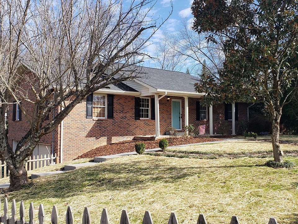 1st image of 7 Parwood Ct