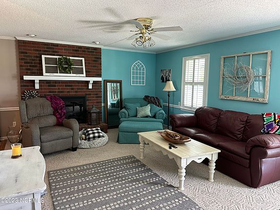 5th image of 337 Community Drive