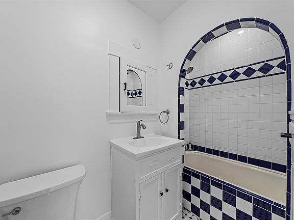 4th image of 2641 S Pacific Ave #2645