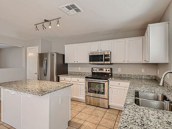 5th image of 1659 E Bradstock Way