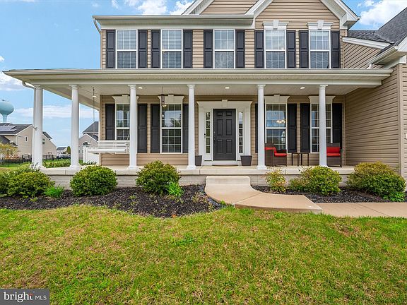 3rd image of 113 Fair Brook Way
