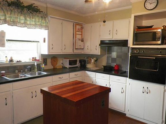 5th image of 204 Mecklenburg Blvd