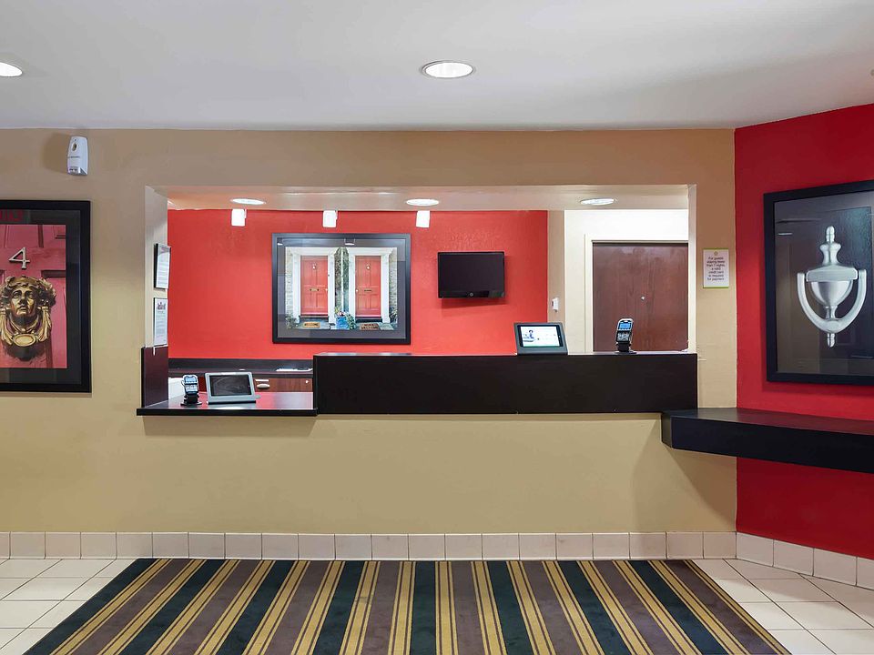 Lobby and Guest Check-in