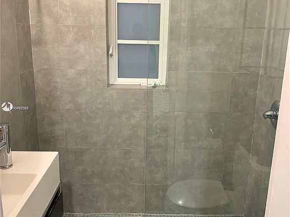 4th image of 743 15th St #8