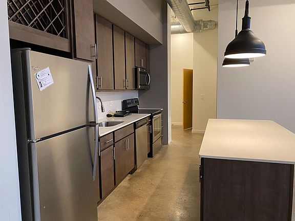 4th image of 1632 Central Pkwy APT 210