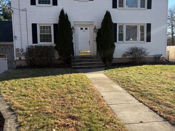 22 Laurel Ln FLOOR 2