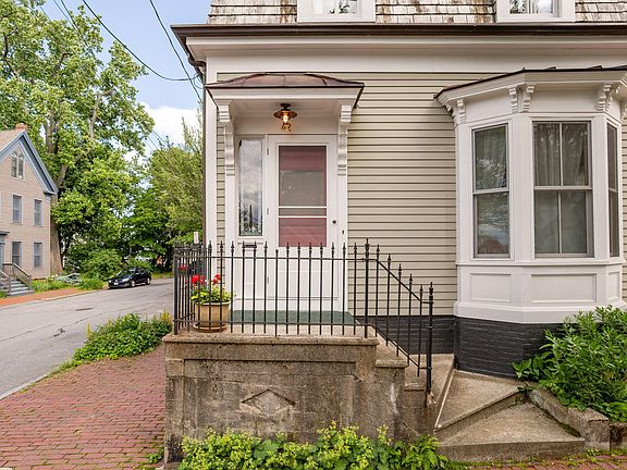 5th image of 42 Montreal Street