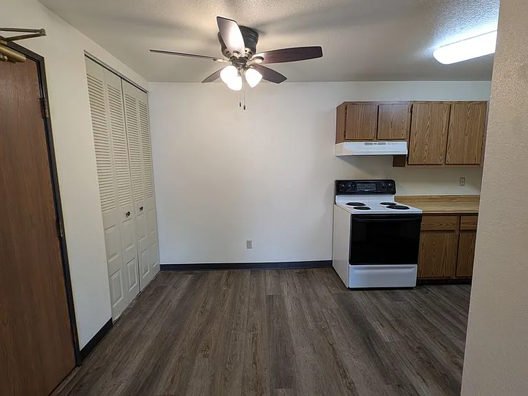 Fox River Bluff — Photo 34