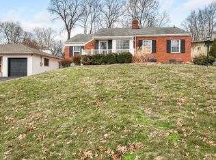1987 Honeysuckle Ln, Cincinnati, OH 45230