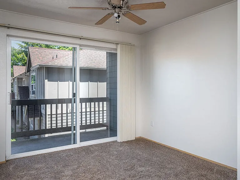 Tuxedo Park Apartments — Photo 24