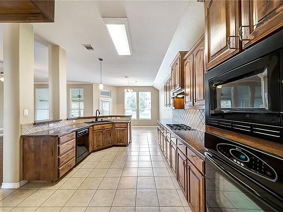 3rd image of 1124 Hidden Meadow Dr