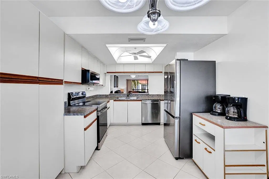 2 bed, 2.0 bath, 1235 sqft, $1,850 — Photo 4