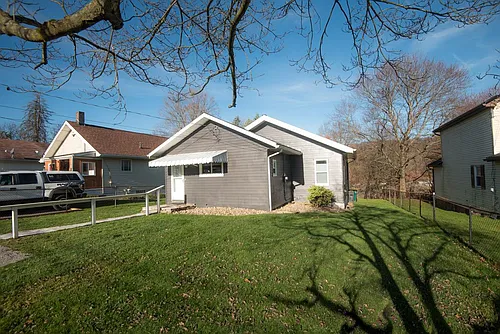 84 Summit Dr Photo 1