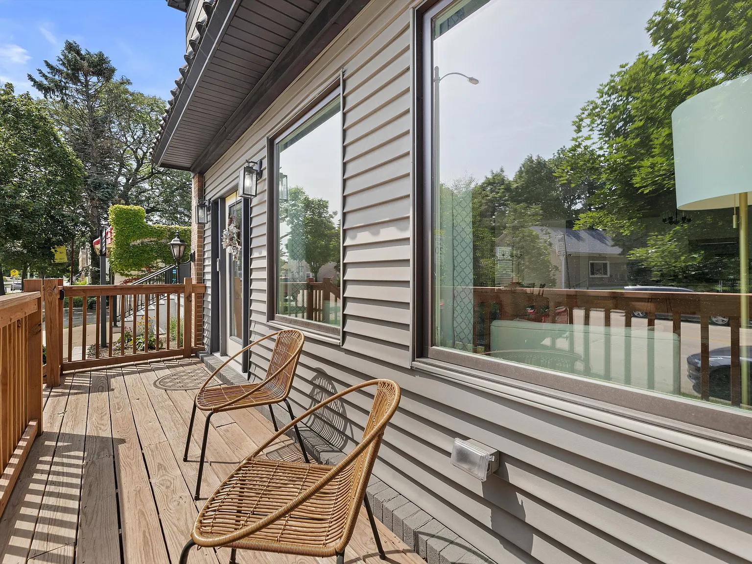 3 bed, 3.5 bath, 2660 sqft, $4,200 — Photo 3