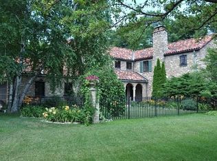 4136 N Lake Dr, Shorewood, WI 53211