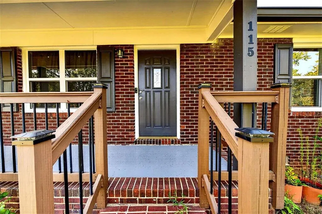 3 bed, 1.0 bath, 1000 sqft, $1,800 — Photo 4