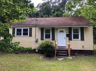 805 Saunders St, Raeford, NC 28376