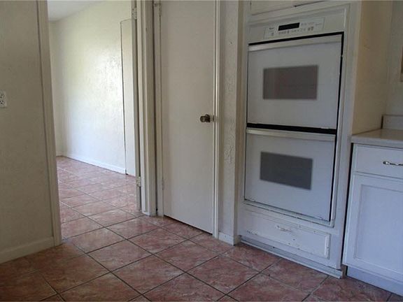 5th image of 5215 Long Creek Ln