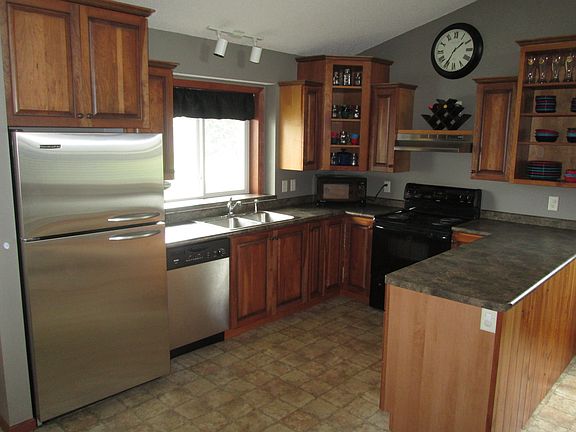 3rd image of 1673 Forest Glen Cir
