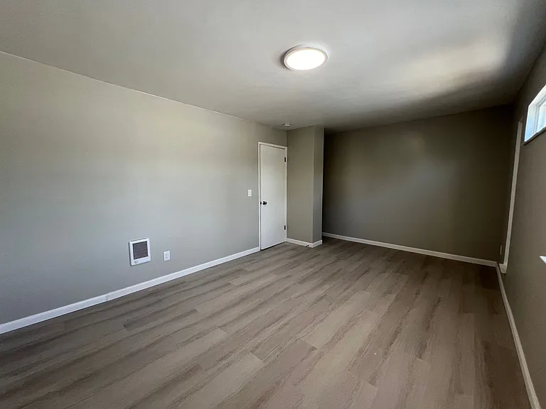 2188 Luz Ave — Photo 18