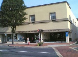 35 W Main St APT 5, Meriden, CT 06451