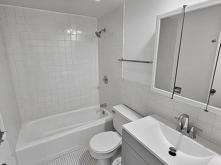 1100 Church — Photo 30
