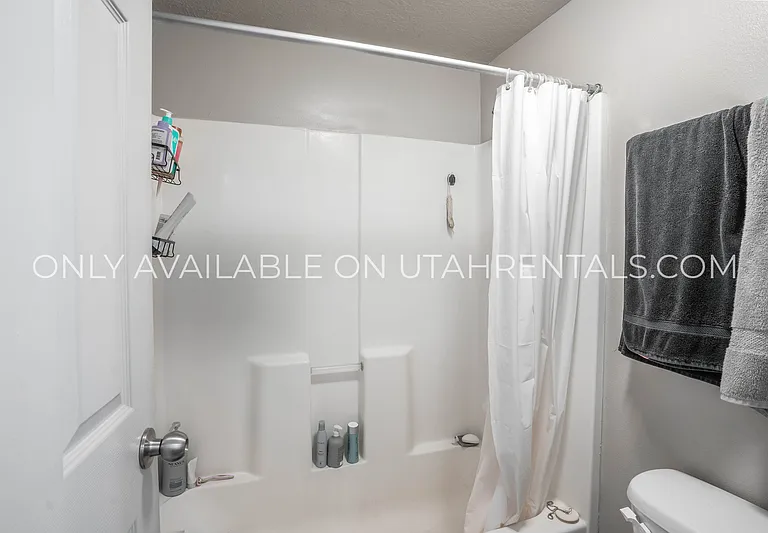 866 E 700 N #C3-1 — Photo 12