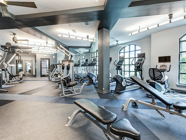District West — Photo 10