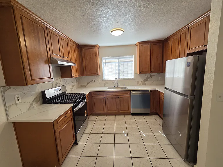 2420 45th Ave — Photo 19