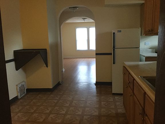 2nd image of 1654 Euclid Ave APT 1