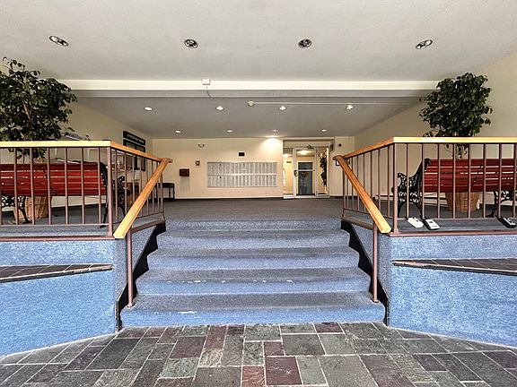 5th image of 300 Meadowside Rd APT 202
