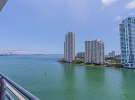 335 Biscayne Blvd