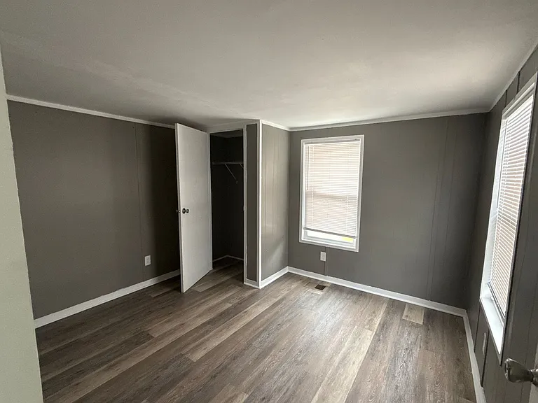 1221 N Valrico Rd #27 — Photo 13