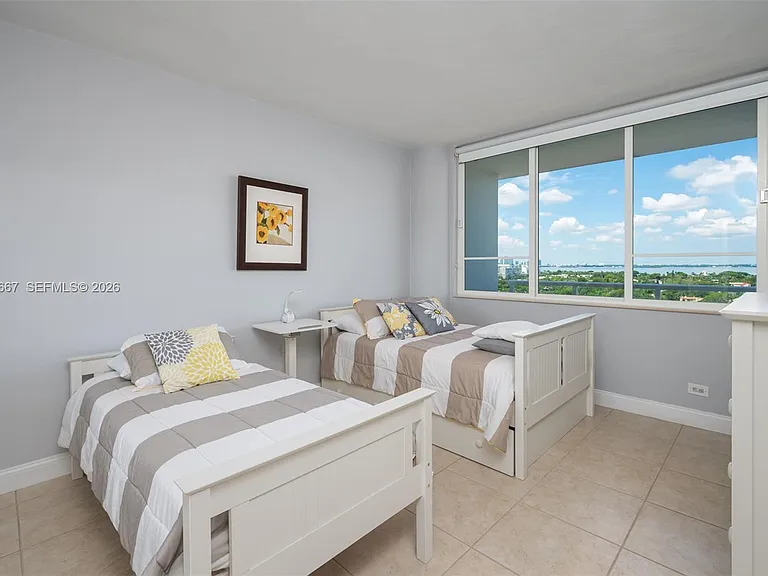 5005 Collins Ave #1506 — Photo 12
