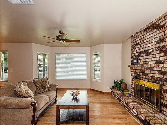 2nd image of 246 Mount Hood Ct