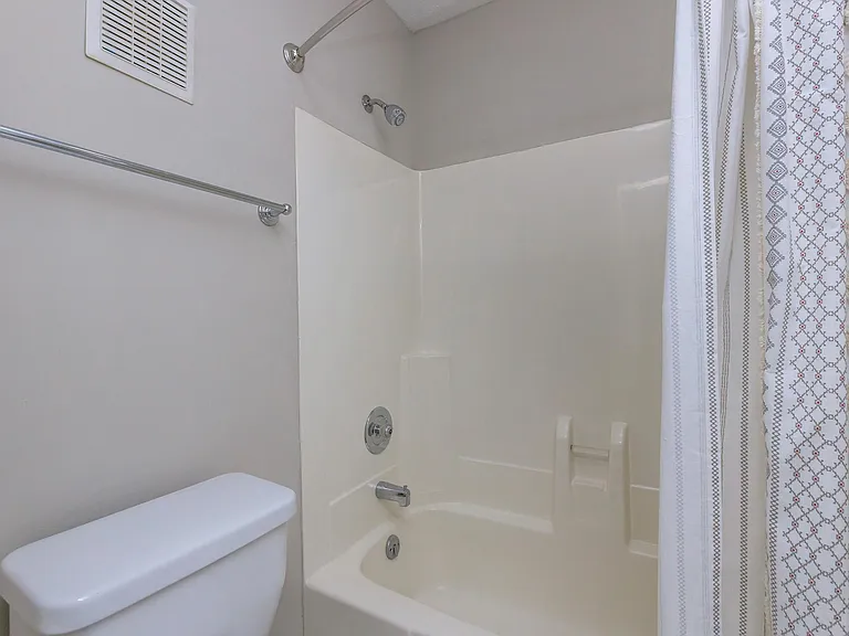 British Woods Apartments — Photo 58