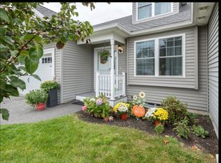 19 Stratford Village Dr, Millbury, MA 01527