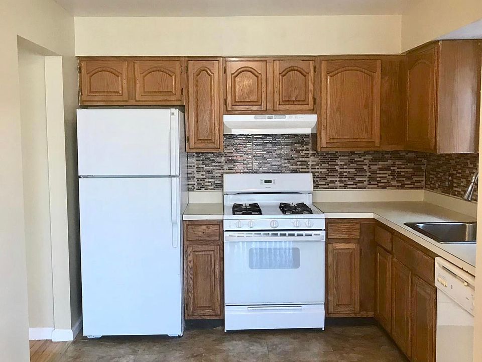 1st image of 2707 Gifford Ave