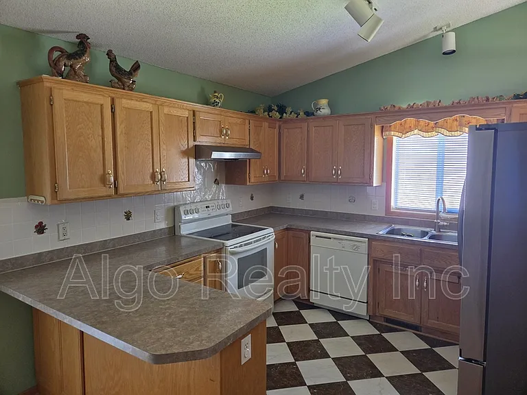 12450 Raven St NW — Photo 4