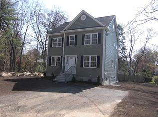 21 Crescent St, Wilmington, MA 01887