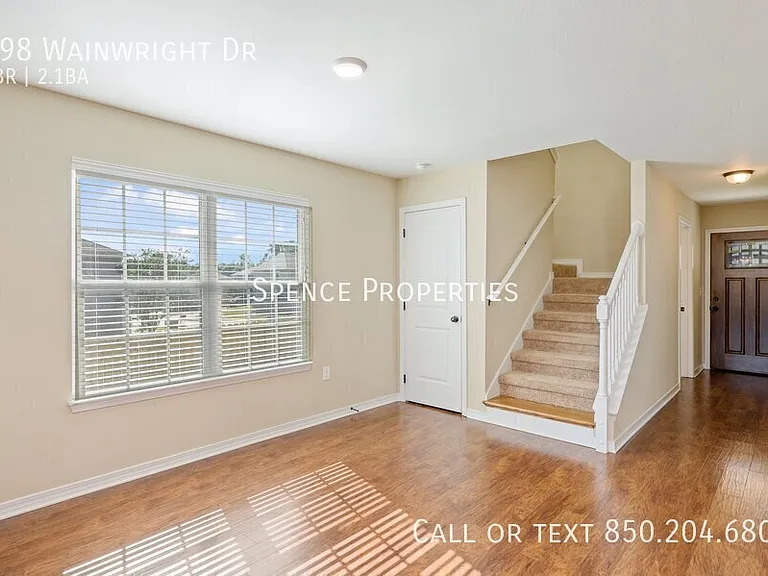 198 Wainwright Dr — Photo 6