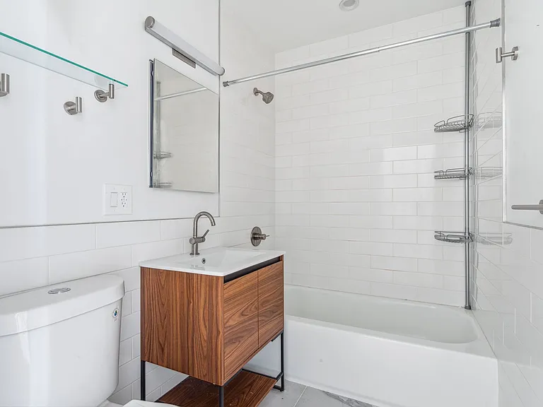 415 Bergen St #2 — Photo 8