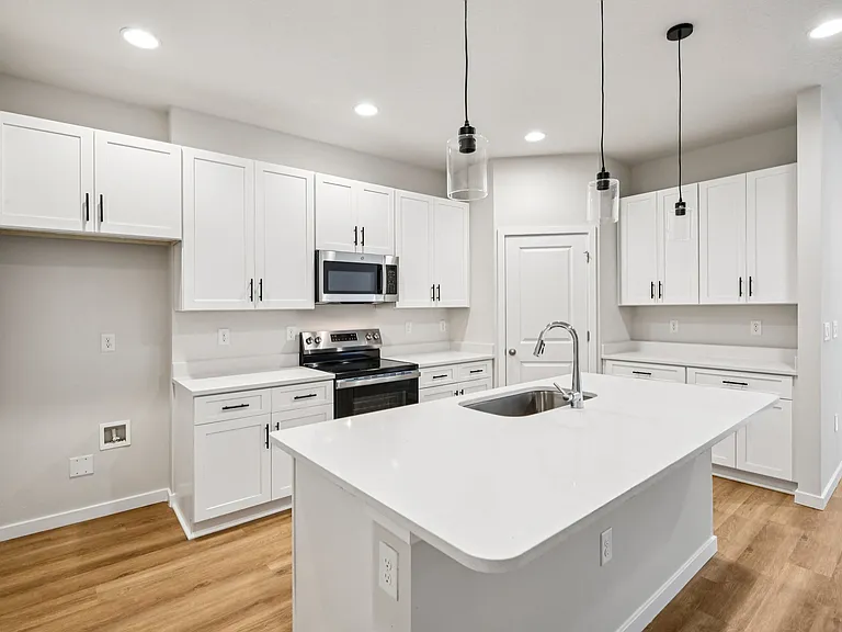 536 E Beresford Ave — Photo 5