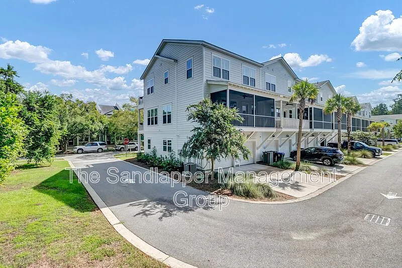 4 bed, 3.5 bath, 2259 sqft, $3,000 — Photo 4