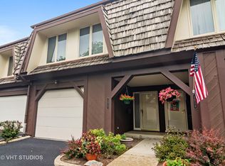 1517 Winnetka Rd, Glenview, IL 60025