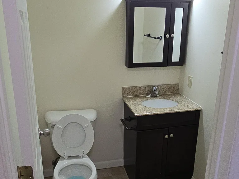 Chateau Apartments — Photo 10