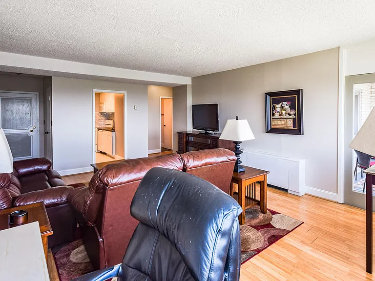 1520 Senate St #157 — Photo 2