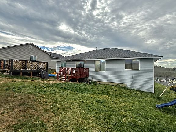 2nd image of 1300 SW 10th Ct